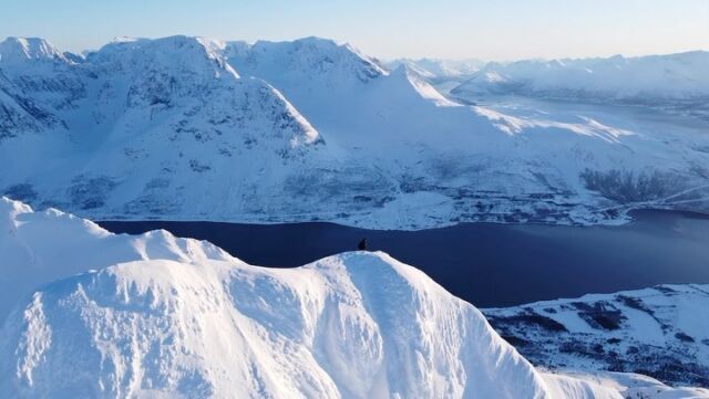 Etwas wehmütig denken wir zurück an unsere Zeit heuer in Lyngen - zum Glück sind wir nächstes Jahr wieder dort! 
#snowloveguiding